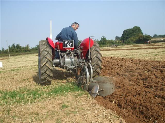 Rhodeploughingmatch199200913Small.jpg