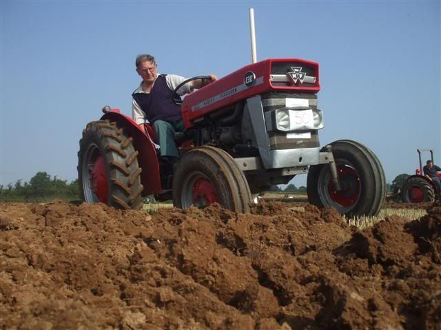 Rhodeploughingmatch199200916Small.jpg