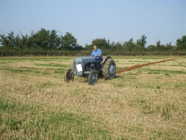 Rhodeploughingmatch199200917Small.jpg