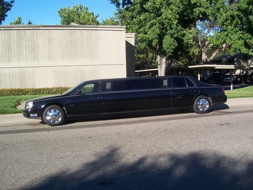 2005 Cadillac Limo photo PICS012.jpg