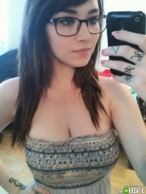 sexy-girls-wearing-glasses-6.jpg