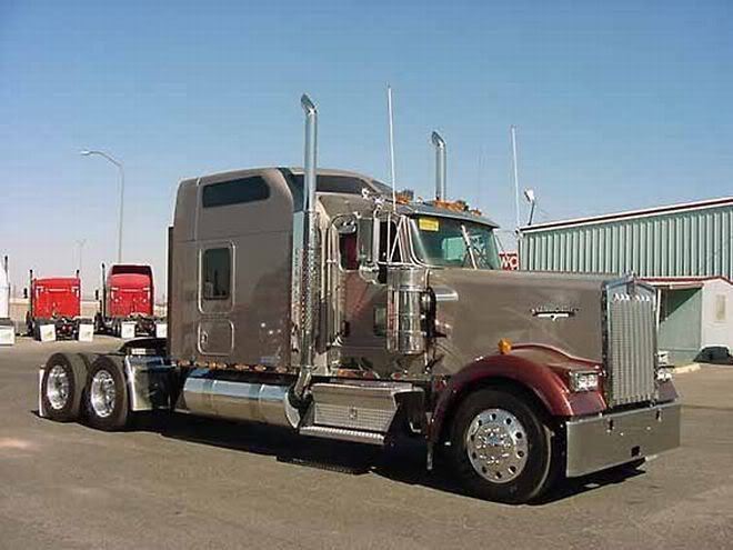 kenworth_2007_W900L-02.jpg