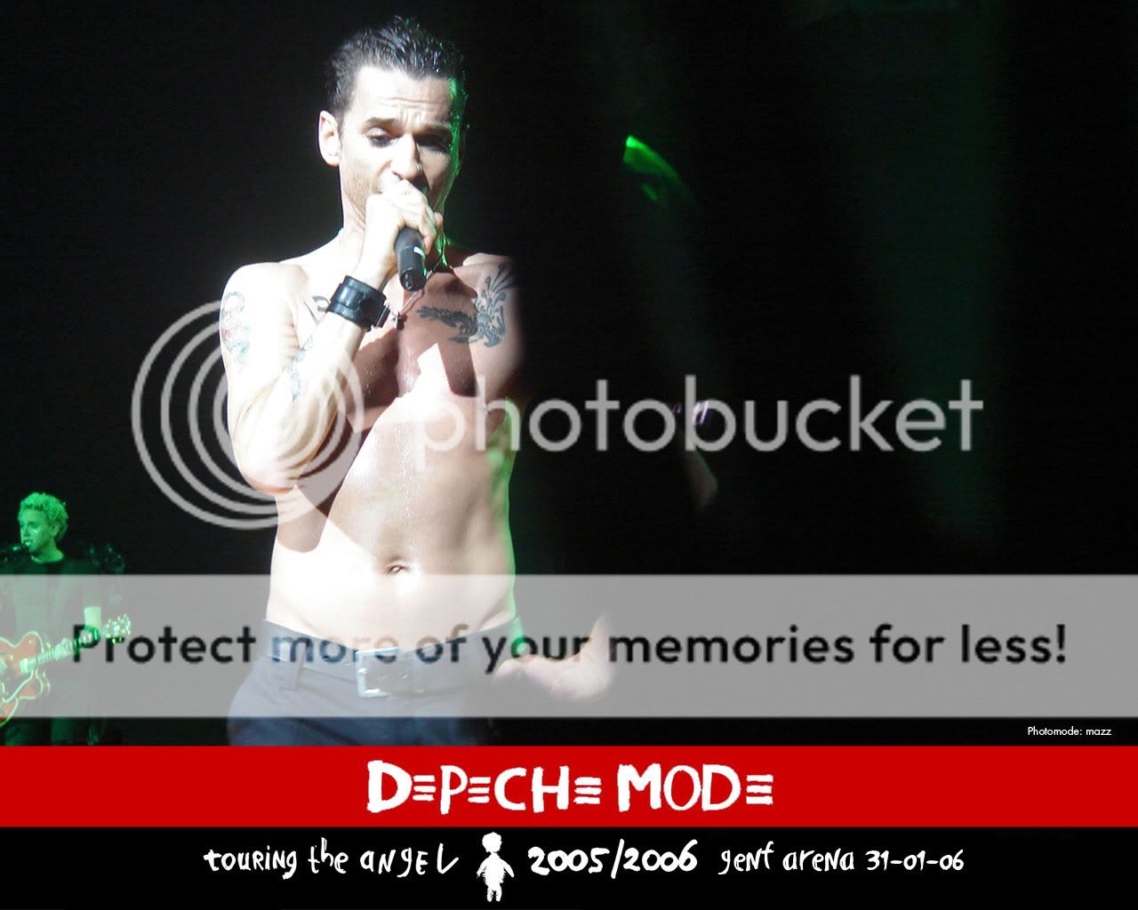 http://i237.photobucket.com/albums/ff168/ladygahan/Dave_G4/depeche-mode-genf-1280x1024.jpg