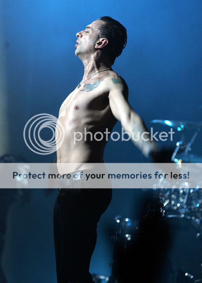 http://i237.photobucket.com/albums/ff168/ladygahan/Dave_G4/depeche_mod70843.jpg